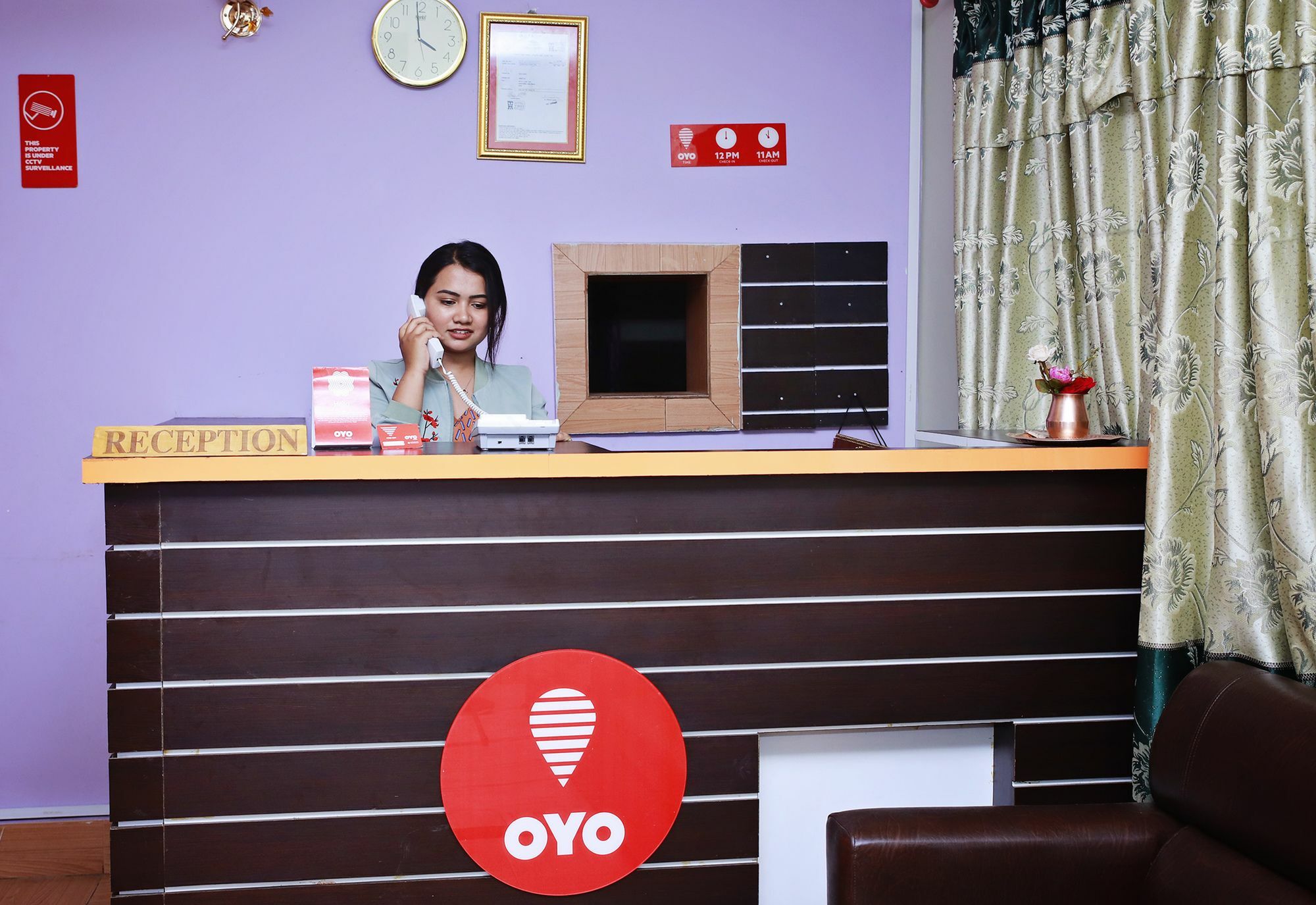 Oyo 575 Api Suites Pokhara Kültér fotó