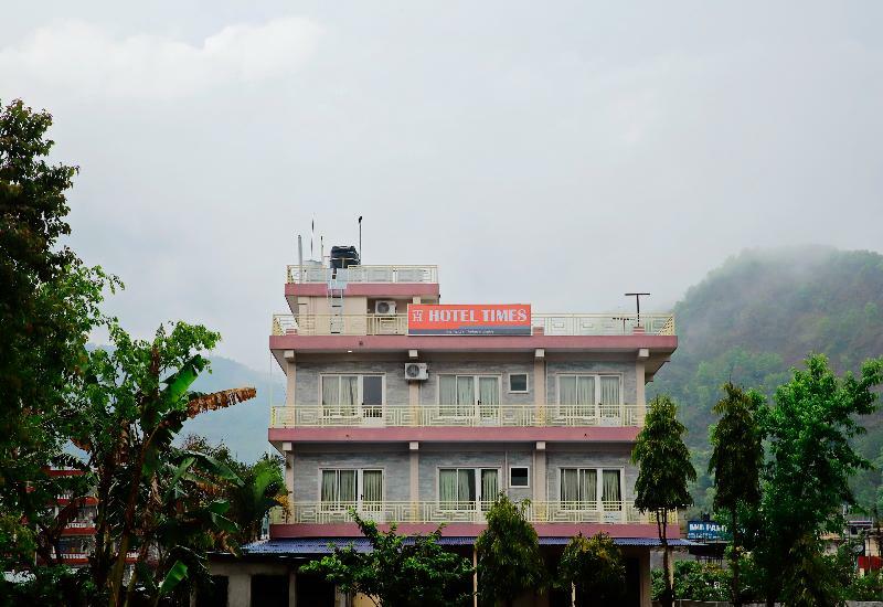 Oyo 575 Api Suites Pokhara Kültér fotó