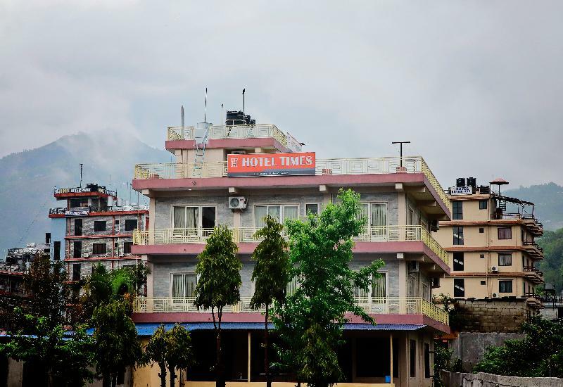 Oyo 575 Api Suites Pokhara Kültér fotó