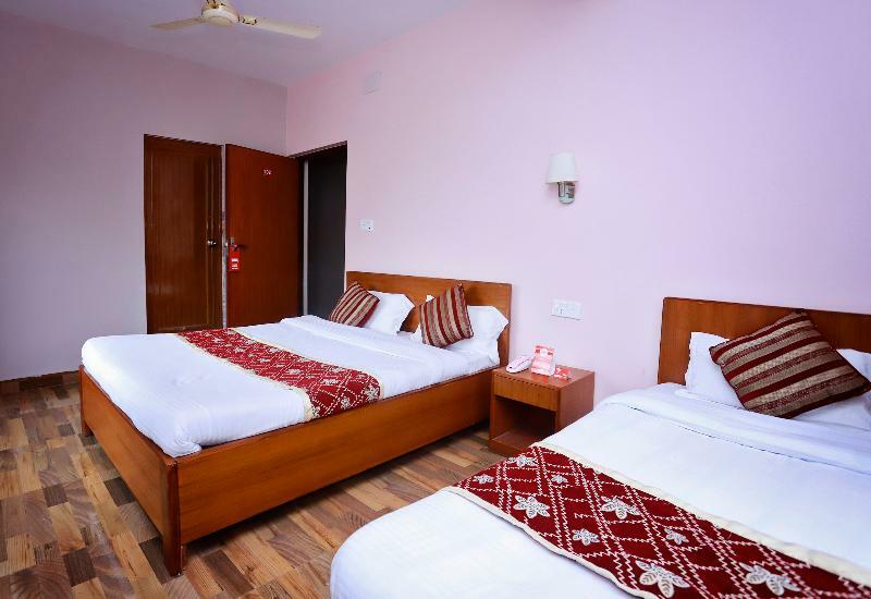 Oyo 575 Api Suites Pokhara Kültér fotó