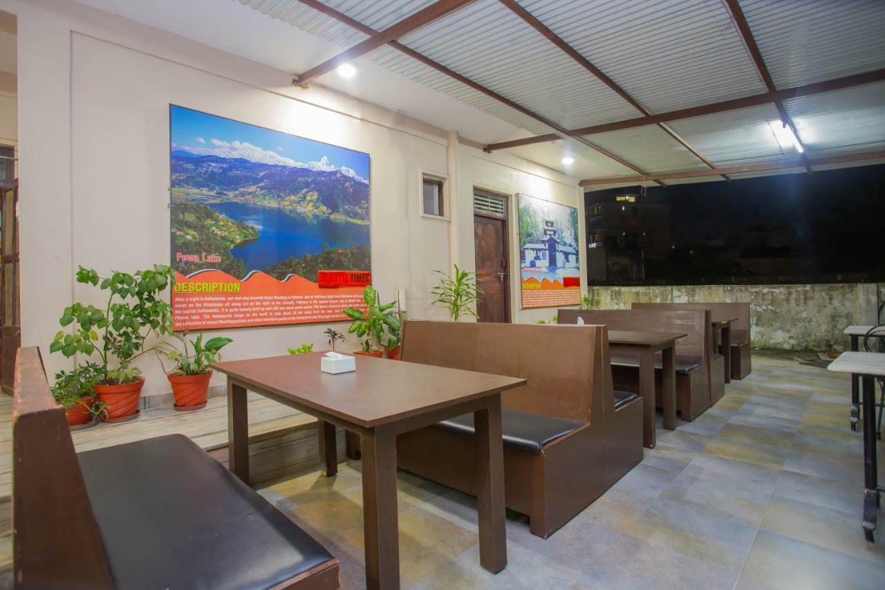 Oyo 575 Api Suites Pokhara Kültér fotó