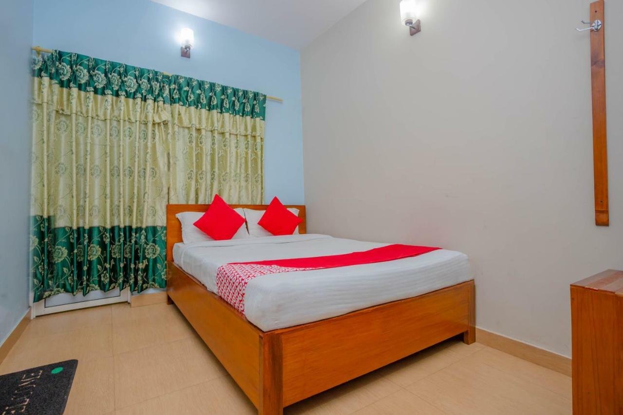 Oyo 575 Api Suites Pokhara Kültér fotó