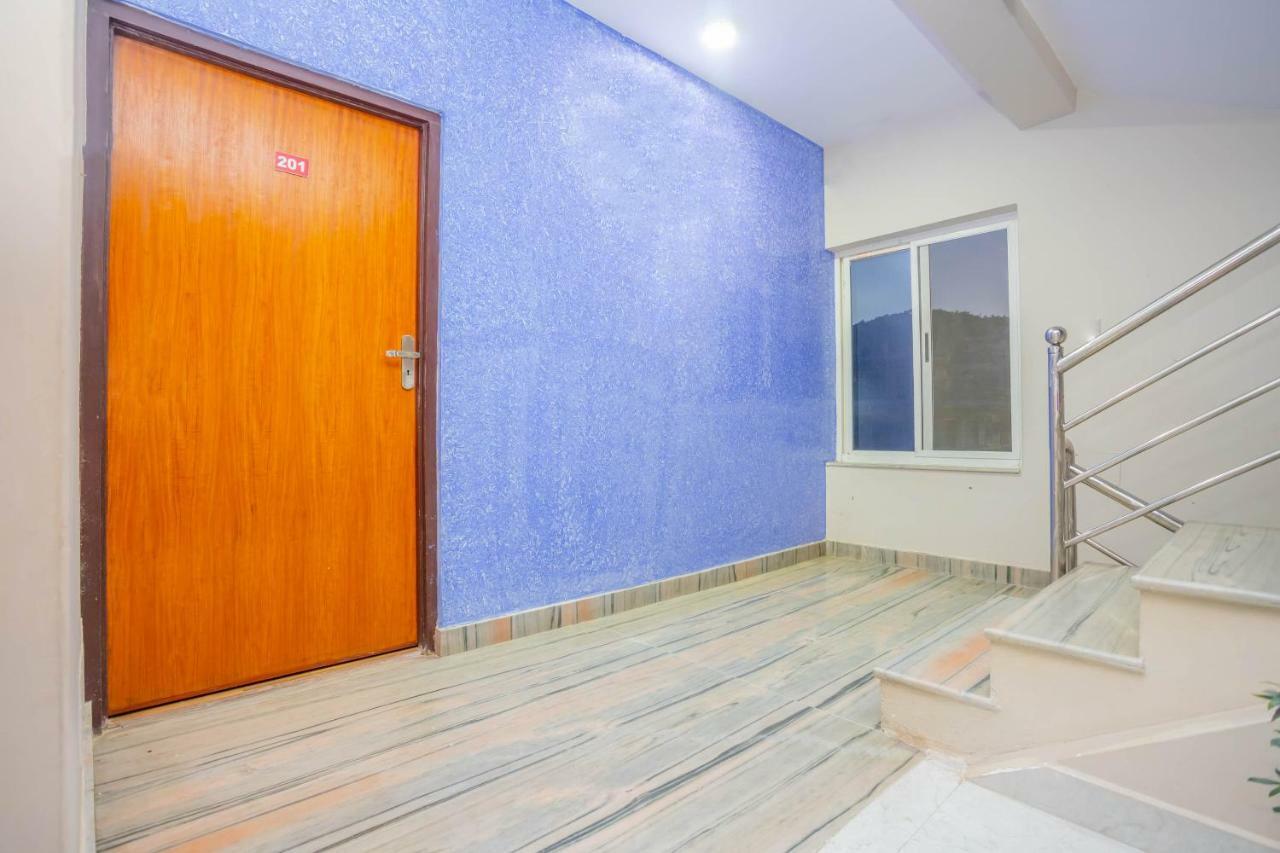 Oyo 575 Api Suites Pokhara Kültér fotó