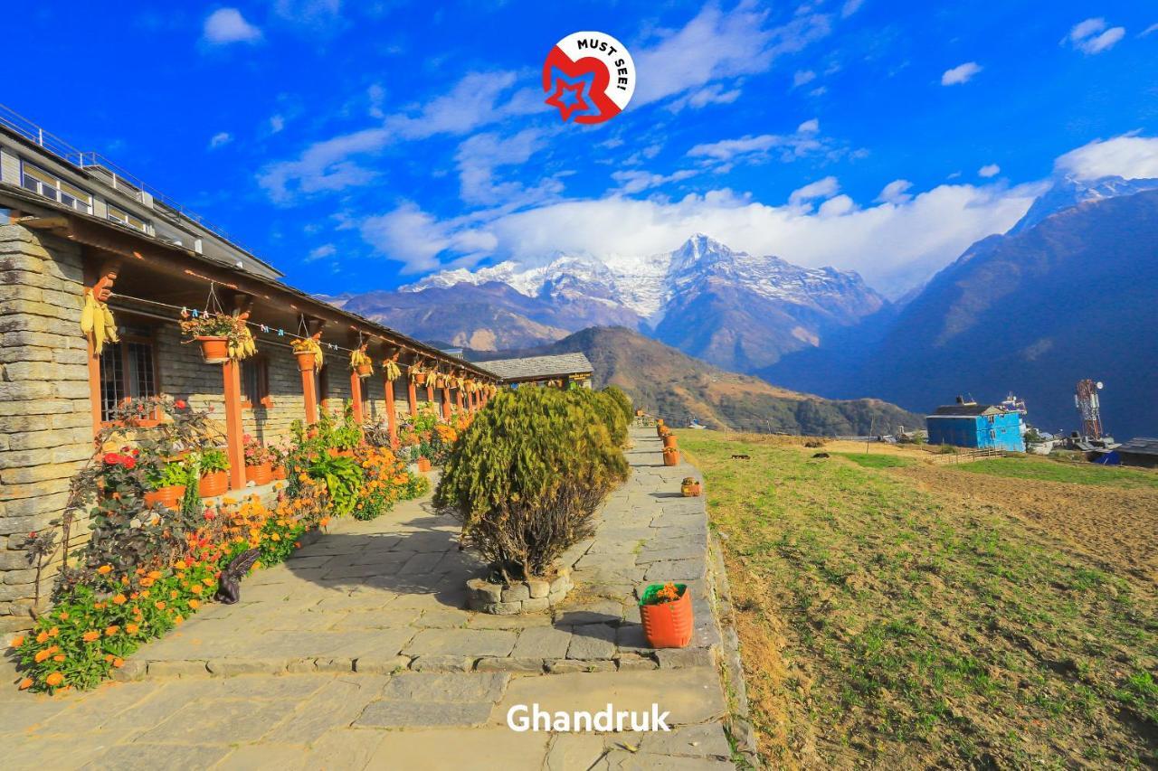 Oyo 575 Api Suites Pokhara Kültér fotó