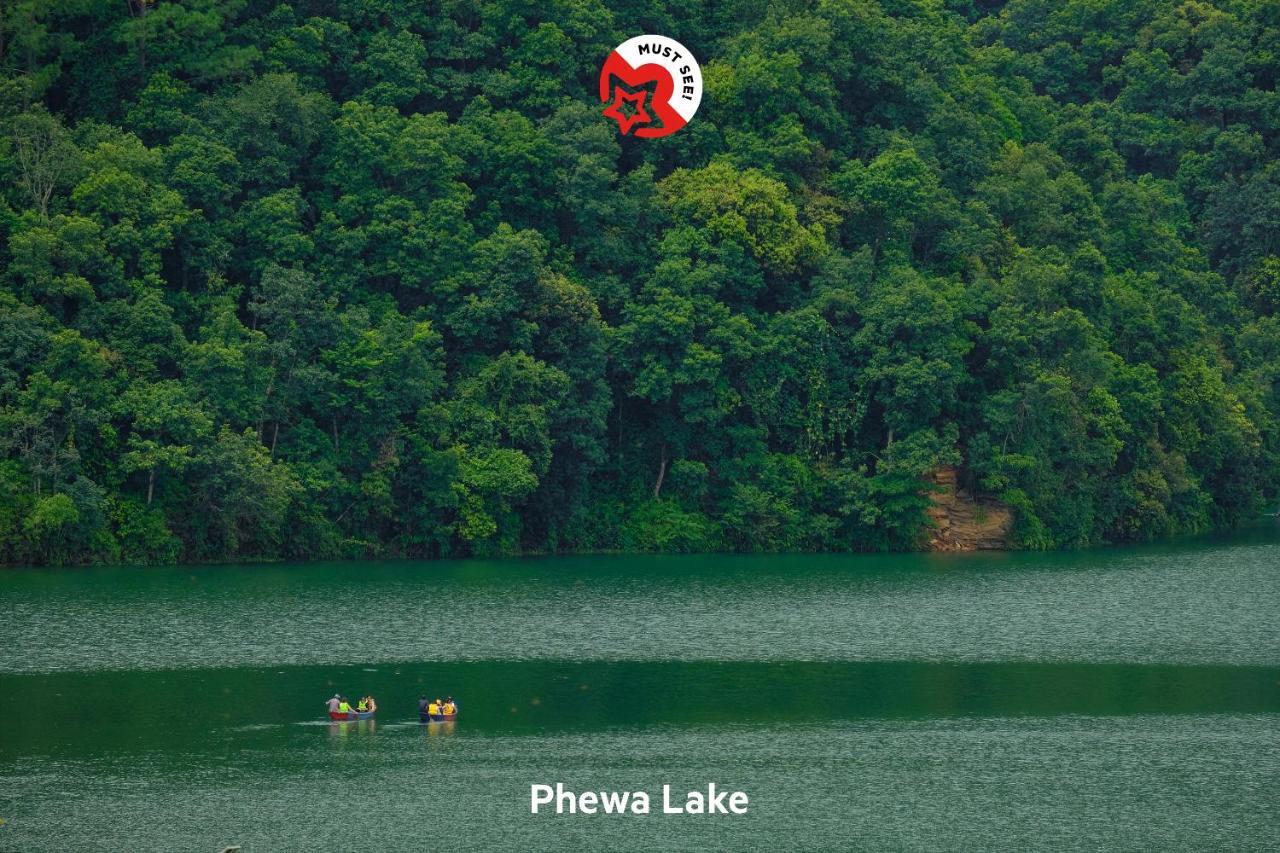 Oyo 575 Api Suites Pokhara Kültér fotó