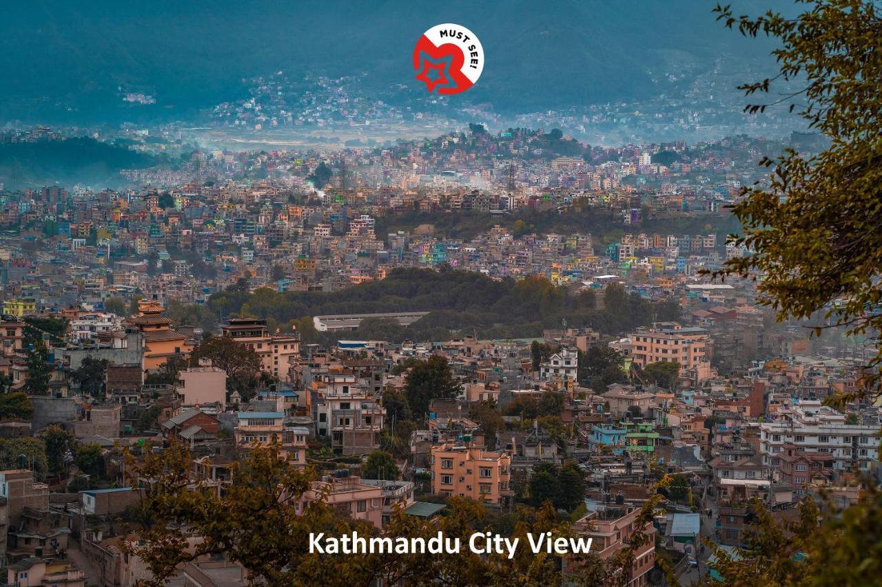 Oyo 575 Api Suites Pokhara Kültér fotó